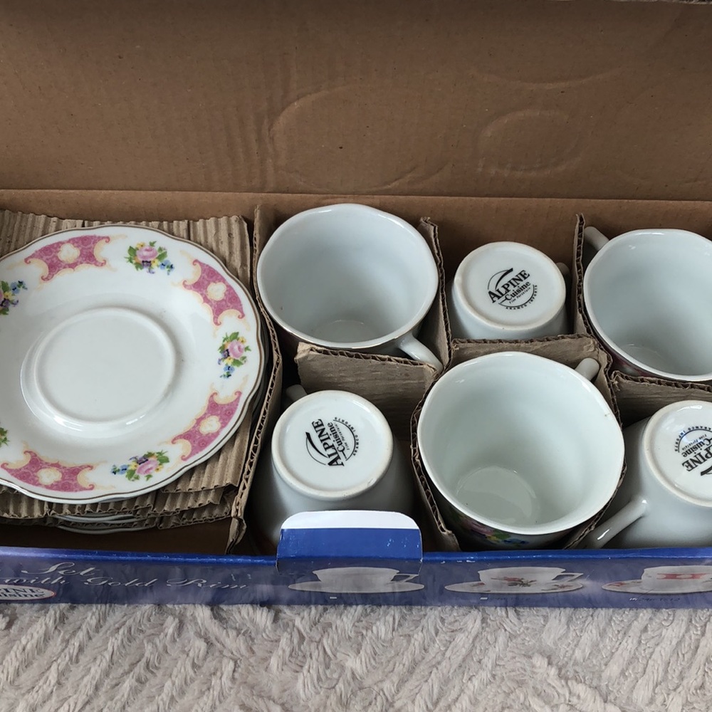 12 piece tea set with gold rim by Alpine Design - New in Box - pattern 246-TS12